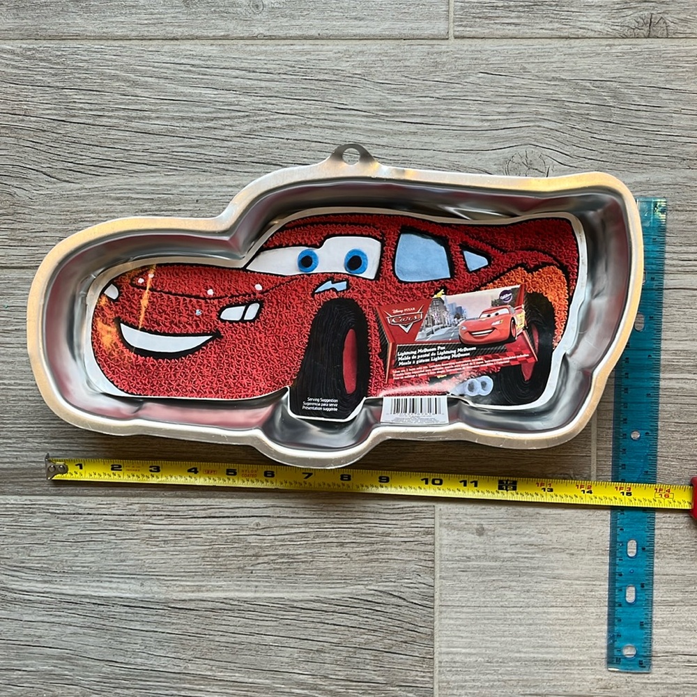 Wilton cake pan - Lightning McQueen